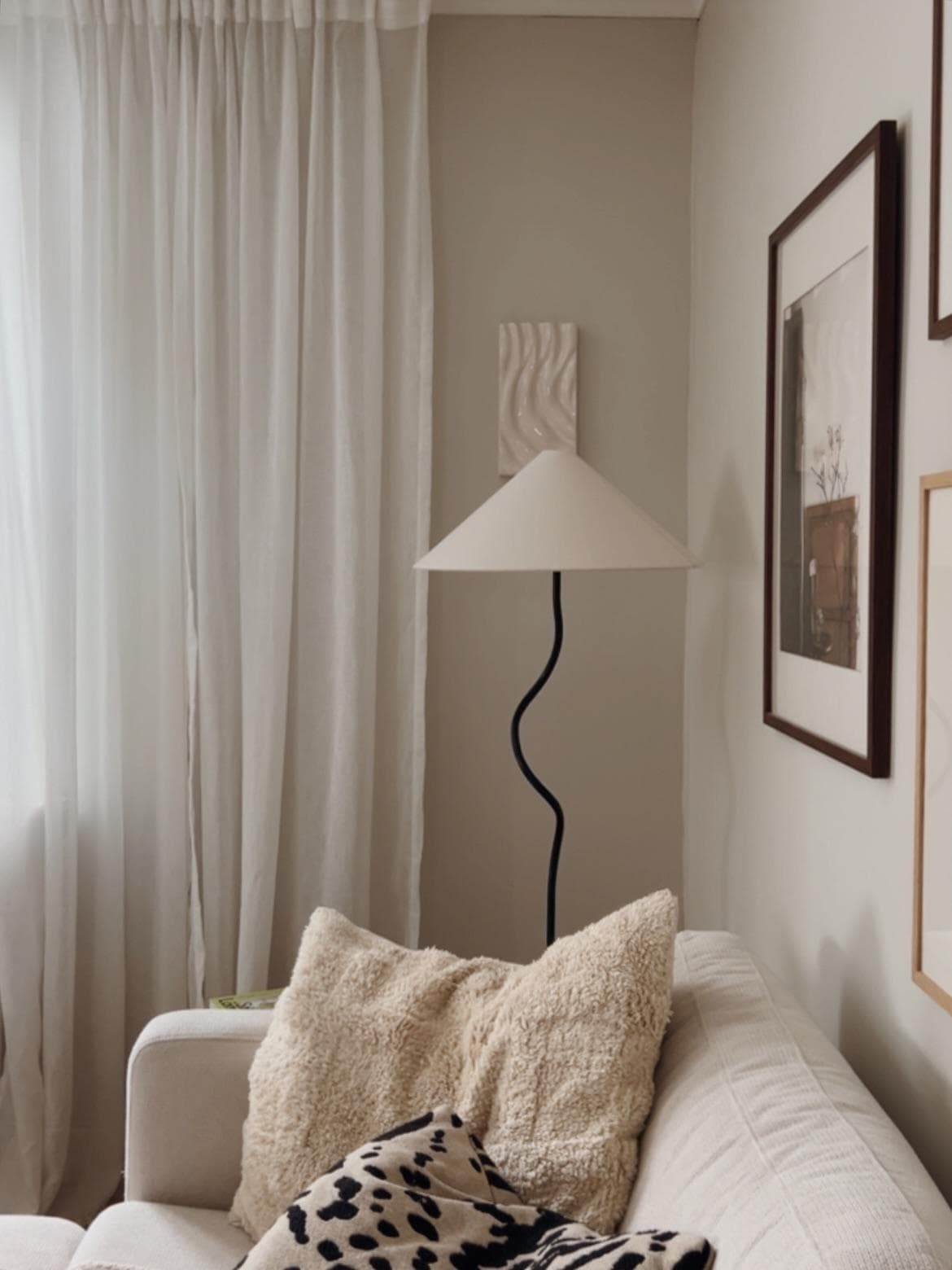 Sportlovar lovar oss, myser runt, pluggar, påbörjar och slutför hundra-ish projekt och är tvungen att kill some darlings, kolla in stories om du är nyfiken🤍
.
.
.
#interior #scandinavianhome #hygge #inspirasjon #interiordesign